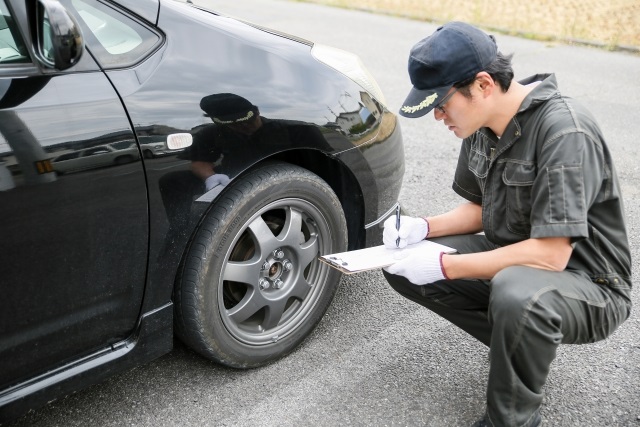 車を査定する